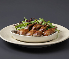 Перепела в грибном соусе