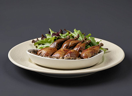 Перепела в грибном соусе