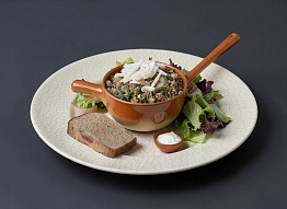 Гречка по-камчатски с папоротником и кальмарами