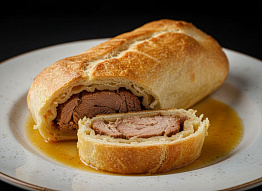 Пирог с цельной вырезкой конины