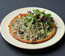 Пирог из оленя со шпинатом и грибами