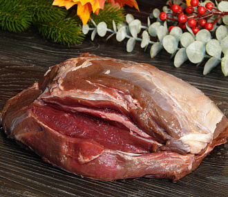 Окорок пятнистого оленя без кости