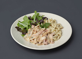 Кальмары в сметанно-овощном соусе