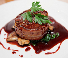 Шея лося с болгарским перцем