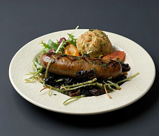 Заячьи колбаски с омлетом