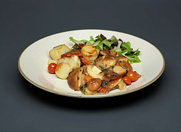 Гуляш из белых грибов