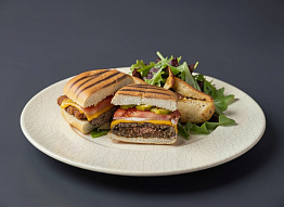 Бургеры с котлетами из лося