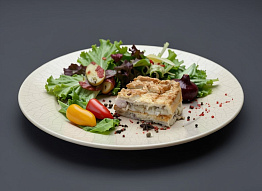 Пирог с налимом и яйцами