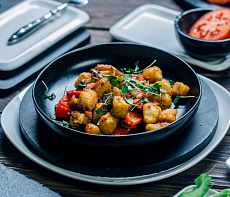 Черный гренадер с овощным рагу