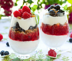 Малиново-черничный десерт