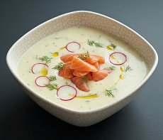 Крем-суп с копченой семгой