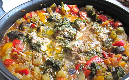 Кижуч тушеный с овощами