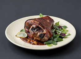 Рулька кабана запеченная