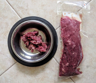 Мясо кабана и оленя для котиков