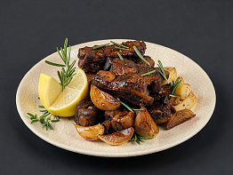 Барбекю из рёбрышек дикого кабана