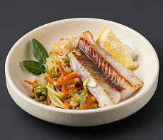 Пелядь на овощной подушке