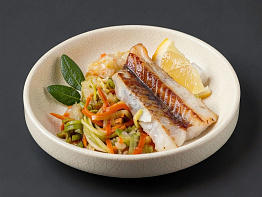 Пелядь на овощной подушке