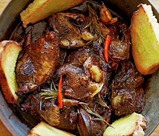 Вяхири тушёные в винном соусе