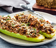 Кабачки, фаршированные олениной