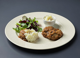 Отбивные из оленины в ароматной панировке