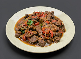 Косуля, томленая в красном вине