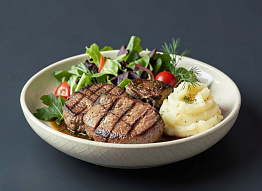 Маринованные стейки из оленей с пивом