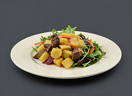 Конина тушёная в горшочках