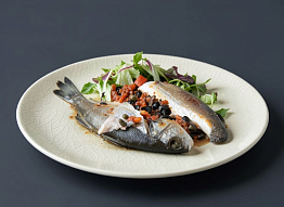 Сибас фаршированный, запеченный по-старинному рецепту