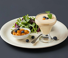 Фруктовый смузи с морошкой